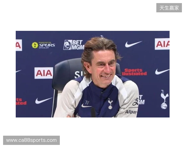 弗兰克:水晶宫体系和曼联相似?不同的球队不能拿来相提并论 弗兰克:水晶宫体系和曼联相似?不同的球队不能拿来相提并论