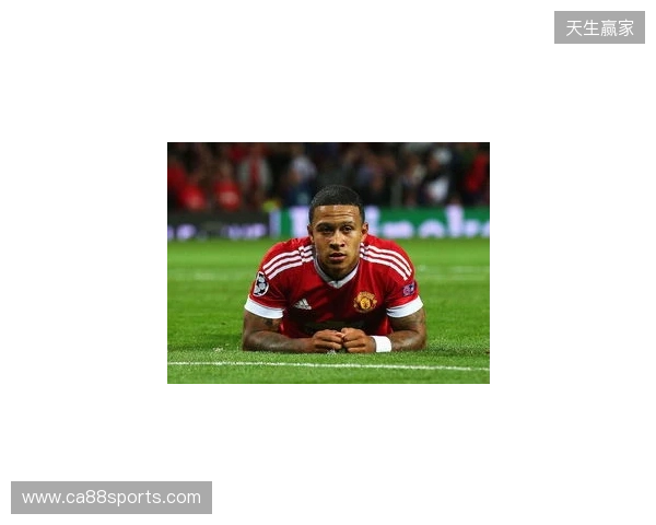 队长风范，曼联落后时B费利用肖疗伤时间来回指导大部分队友