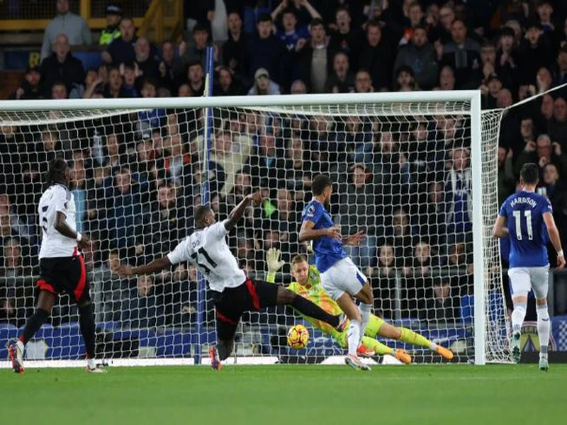 富勒姆2-2利物浦全场数据:控球率46开,射门8-10,射正2-2