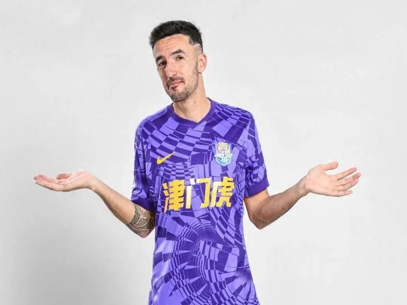 博主:津门虎外援基莱斯尚未归队,传闻转会的方镜淇随队参加冬训